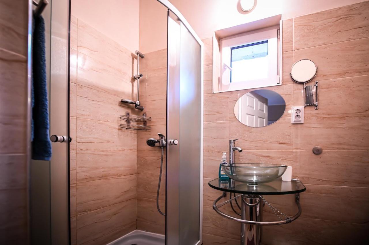 Jules' Sunny, Spacious And Central Apartment シビウ エクステリア 写真