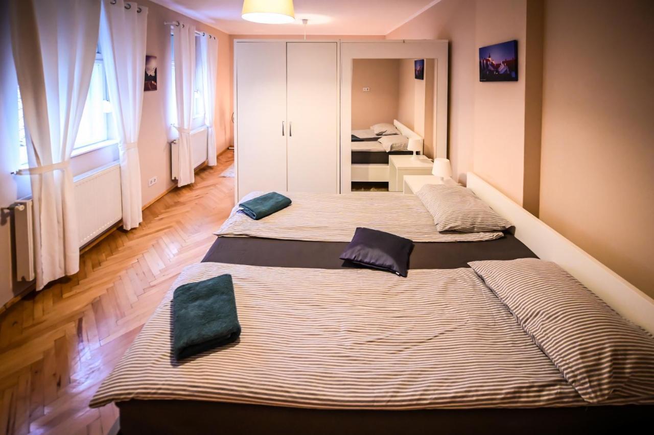 Jules' Sunny, Spacious And Central Apartment シビウ エクステリア 写真